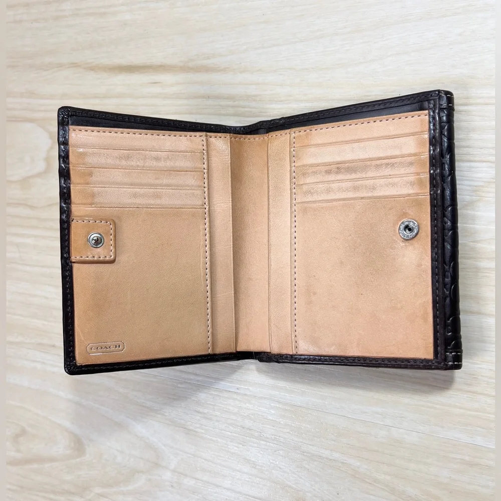 Vintage COACH Coach Brown-Black Embossed Leather Billfold Wallet